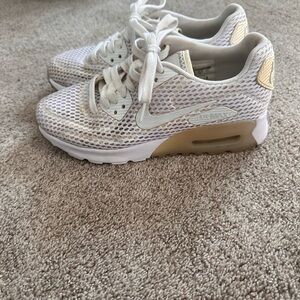 Nike Women's Air Max White Sneakers size 6